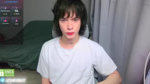 leonkissboy online show from April 2026 08:11:02 PM