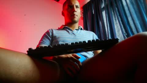 Snapshot of leonnardojaramillo chatting on February 2025 12:48:02 PM Lenardo jaramillo online show from February 2025 12:48:02 PM
