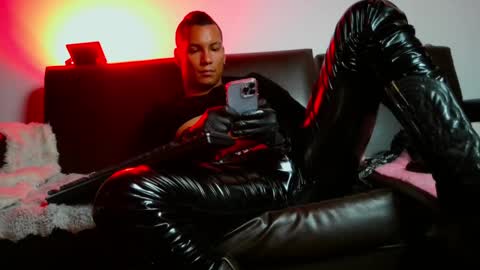 Snapshot of leonnardojaramillo chatting on February 2025 09:24:01 AM Lenardo jaramillo online show from February 2025 09:24:01 AM