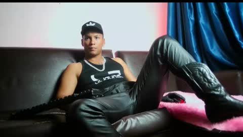 Snapshot of leonnardojaramillo chatting on March 2025 09:05:02 AM Lenardo jaramillo online show from March 2025 09:05:02 AM