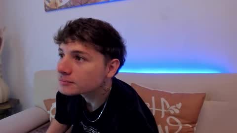 Leo  online show from October 2025 07:54:02 PM