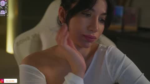 Snapshot of leoramallis chatting on October 2025 05:15:02 PM Leora online show from October 2025 05:15:02 PM