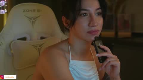 Snapshot of leoramallis chatting on November 2025 05:19:01 PM Leora online show from November 2025 05:19:01 PM