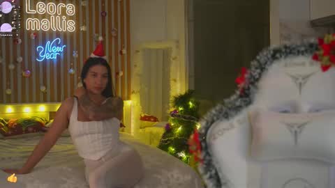 Snapshot of leoramallis chatting on December 2025 05:21:01 PM Leora online show from December 2025 05:21:01 PM