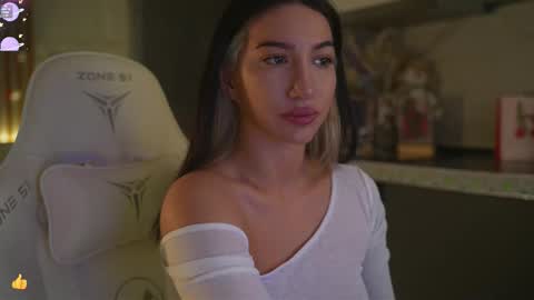 Snapshot of leoramallis chatting on January 2026 05:07:01 PM Leora online show from January 2026 05:07:01 PM