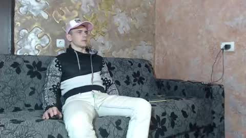 leoroman online show from October 2025 08:00:02 AM