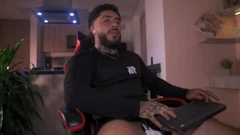 Snapshot of leosalvatore_ chatting on October 2025 11:45:02 PM Leo Salvatore online show from October 2025 11:45:02 PM