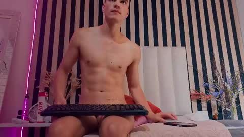 leotease online show from May 2026 11:34:04 PM