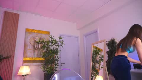 Jessie online show from December 2024 08:44:02 AM