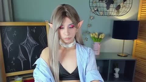 Eveline online show from March 2026 01:43:02 AM