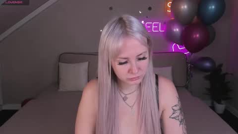 Joyce online show from October 2025 02:11:02 AM