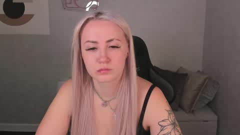 Joyce online show from October 2025 02:11:01 AM