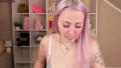 Joyce online show from October 2025 02:11:02 AM