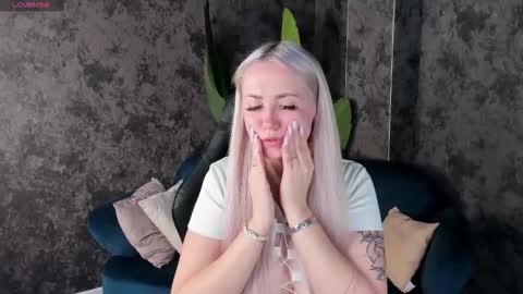 Joyce online show from October 2025 02:37:02 AM