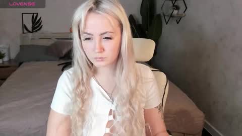 Joyce online show from October 2025 05:52:01 AM