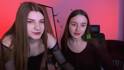 leslie_bird online show from November 2025 09:43:01 AM