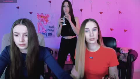 leslie_bird online show from April 2026 09:01:02 AM
