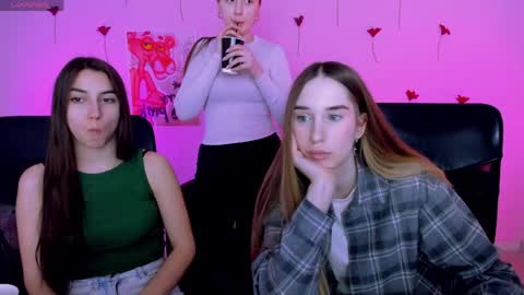 leslie_bird online show from April 2026 09:07:01 AM