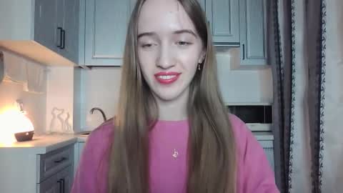  LESLIE   online show from October 2025 08:51:01 PM