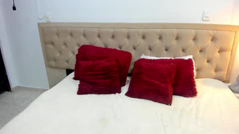 Snapshot of leslieanddrako chatting on January 2026 11:41:02 PM L E S L E Y AND D R A K O online show from January 2026 11:41:02 PM