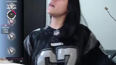 leslie  online show from January 2025 11:35:01 PM