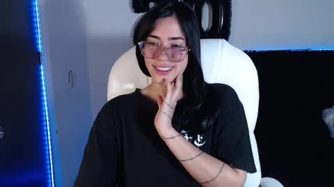 leslie  online show from March 2025 02:09:02 AM