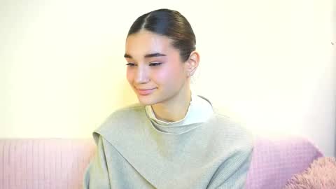 Snapshot of lesliemillette chatting on October 2025 09:04:02 PM Naomi online show from October 2025 09:04:02 PM
