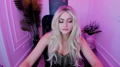 Snapshot of lesliemineg chatting on September 2025 02:28:01 PM lesliemineg online show from September 2025 02:28:01 PM