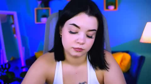 Snapshot of leslierowe chatting on September 2025 05:18:02 PM LeslieRowe online show from September 2025 05:18:02 PM