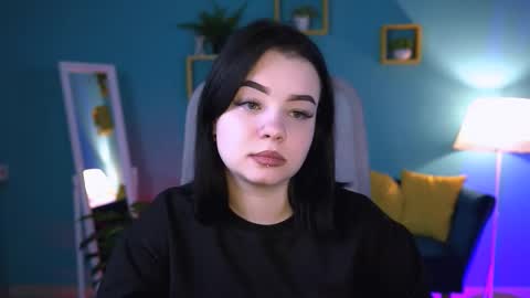 Snapshot of leslierowe chatting on October 2025 04:30:02 PM LeslieRowe online show from October 2025 04:30:02 PM