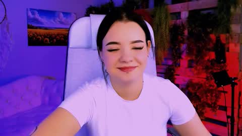 Snapshot of leslierowe chatting on October 2025 08:42:01 PM LeslieRowe online show from October 2025 08:42:01 PM