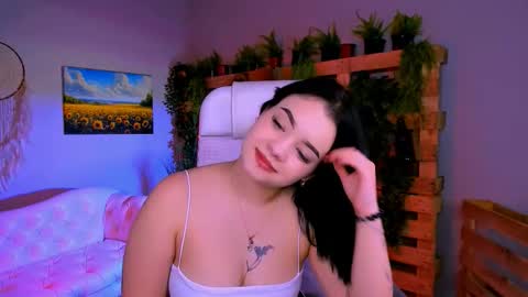 Snapshot of leslierowe chatting on October 2025 05:24:02 PM LeslieRowe online show from October 2025 05:24:02 PM