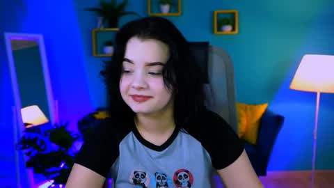 Snapshot of leslierowe chatting on November 2025 08:52:02 PM LeslieRowe online show from November 2025 08:52:02 PM