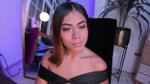 Snapshot of leslybailey chatting on September 2025 11:33:01 AM Lesly Bailey online show from September 2025 11:33:01 AM