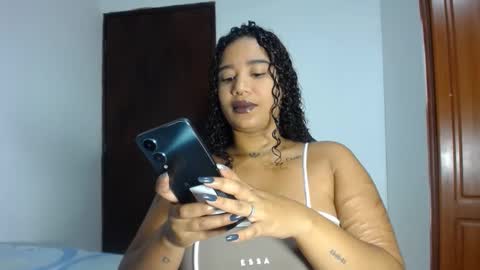 lesly online show from February 2025 03:06:02 AM