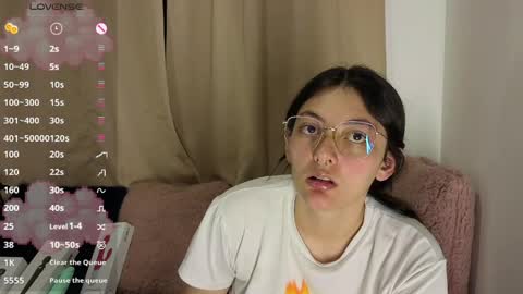lessliee online show from April 2026 06:39:01 AM