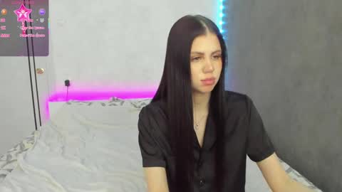 Snapshot of let_me_seee chatting on February 2025 04:59:02 PM Fiona online show from February 2025 04:59:02 PM
