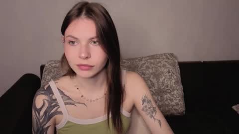 Snapshot of let_me_seee chatting on September 2025 01:59:02 PM Fiona online show from September 2025 01:59:02 PM