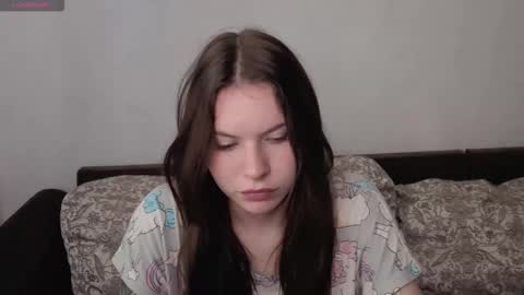 Snapshot of let_me_seee chatting on October 2025 09:49:01 AM Fiona online show from October 2025 09:49:01 AM