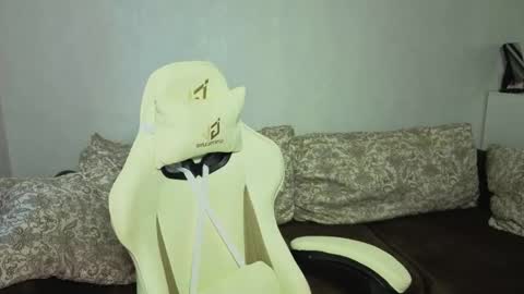 Snapshot of let_me_seee chatting on February 2026 12:12:01 PM Fiona online show from February 2026 12:12:01 PM