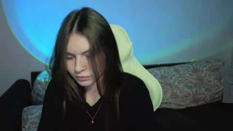 Snapshot of let_me_seee chatting on February 2026 06:04:02 PM Fiona online show from February 2026 06:04:02 PM