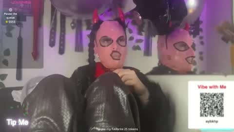 Snapshot of letsdoitbabez chatting on November 2025 02:25:02 AM Julian Mask online show from November 2025 02:25:02 AM