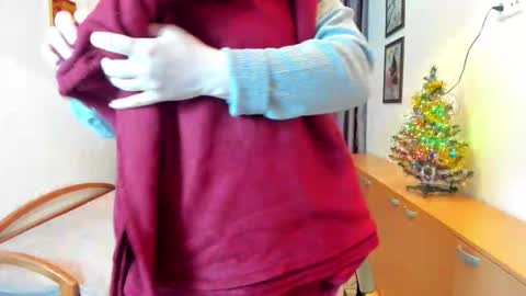 Naomi online show from December 2025 08:10:01 AM