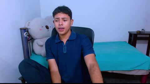 Snapshot of levii_7 chatting on October 2025 03:17:02 AM 0600AM-1200PM - online show from October 2025 03:17:02 AM