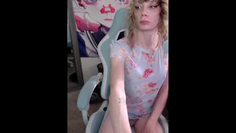 Snapshot of lewdy_booty chatting on January 2025 10:18:01 PM lewdy booty online show from January 2025 10:18:01 PM