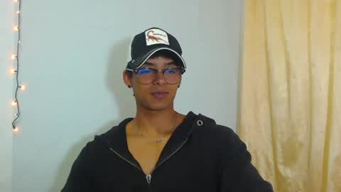 i  am lewis ly EDUARDO MEMDOZA15 online show from April 2026 05:28:01 PM