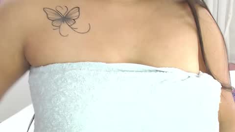 Snapshot of lexi_bloom chatting on February 2025 04:22:01 PM Gabrielle online show from February 2025 04:22:01 PM