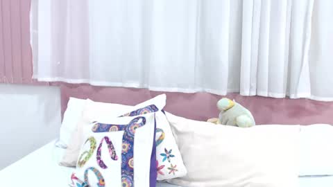 Snapshot of lexi_bloom chatting on February 2025 04:23:02 PM Gabrielle online show from February 2025 04:23:02 PM