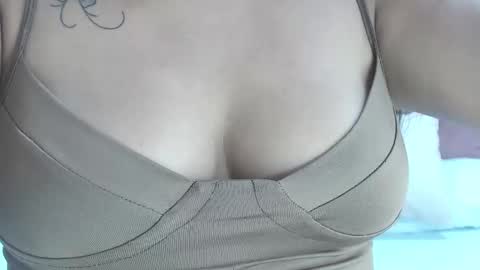 Snapshot of lexi_bloom chatting on February 2025 02:46:01 PM Gabrielle online show from February 2025 02:46:01 PM