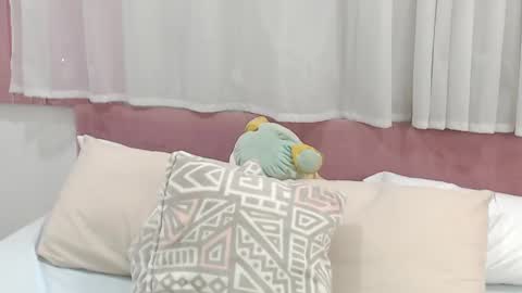 Snapshot of lexi_bloom chatting on February 2025 04:58:02 PM Gabrielle online show from February 2025 04:58:02 PM